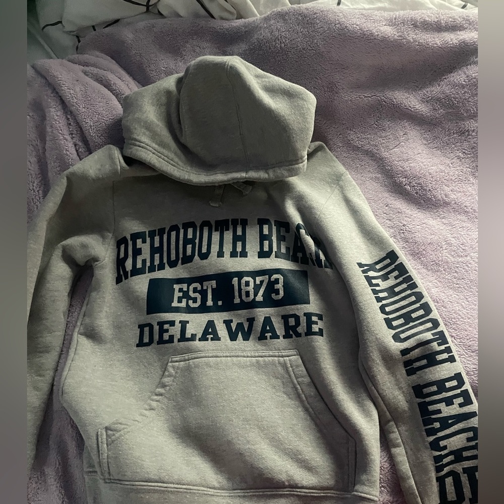 Grey sweatshirt